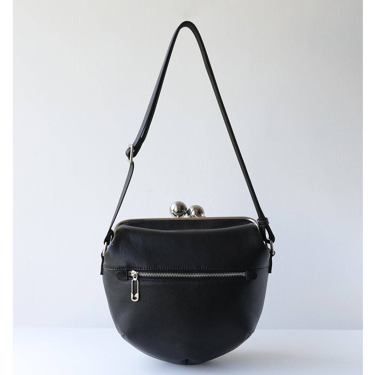 Nina kiss-lock bag, side