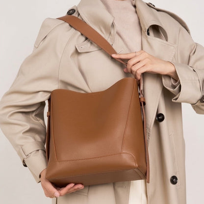 Greenwich Bucket Bag – Leather