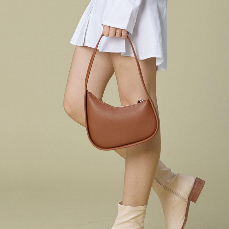 Ella half-moon bag, side