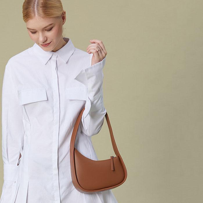 Ella half-moon bag, detail