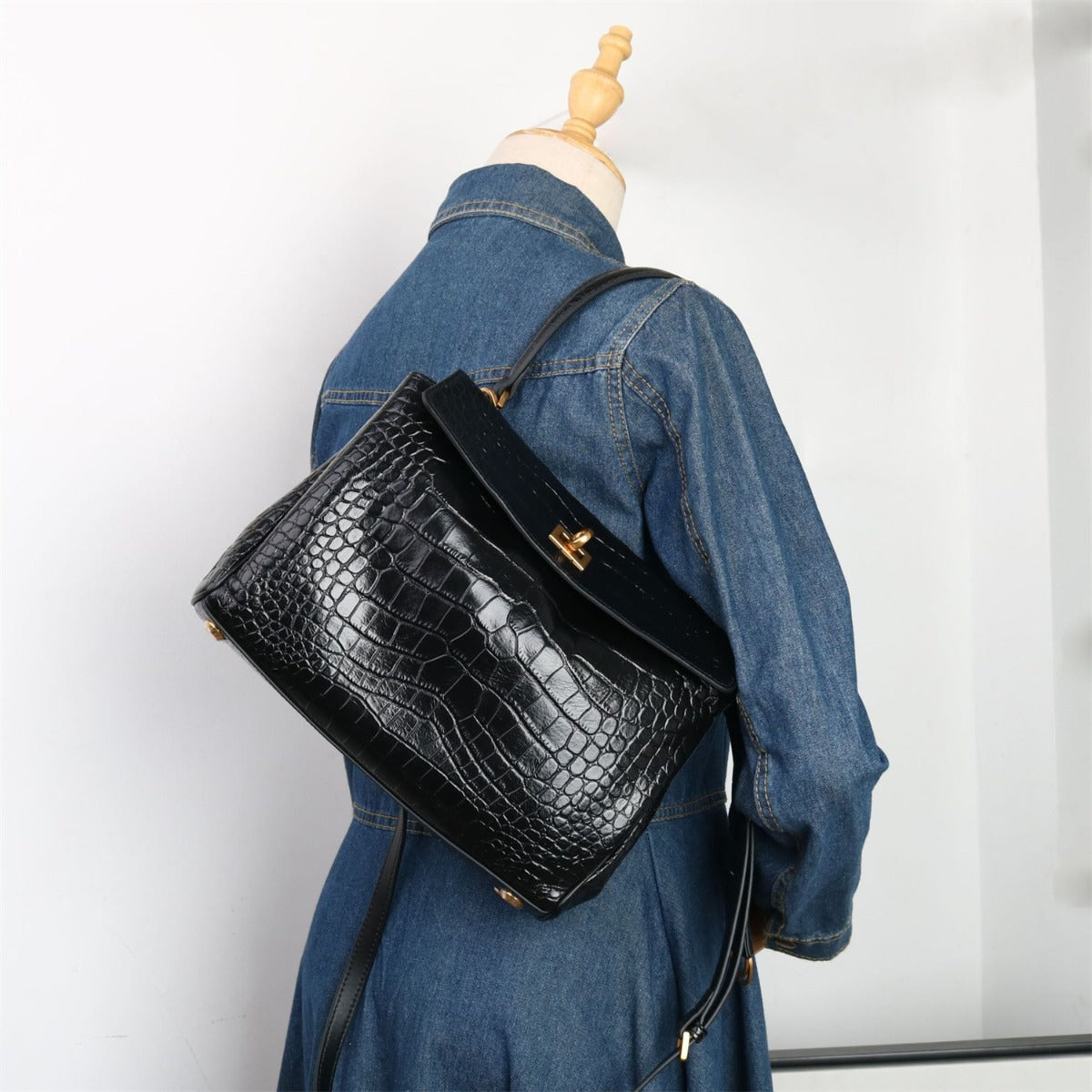 Stella croc-print bag, interior