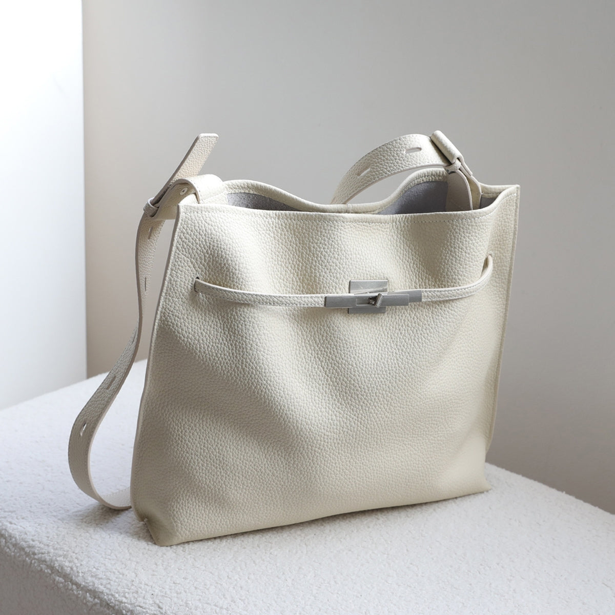 Grace tote, detail